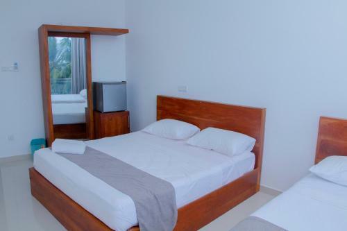 Hotel Marakolliya Beach Resort