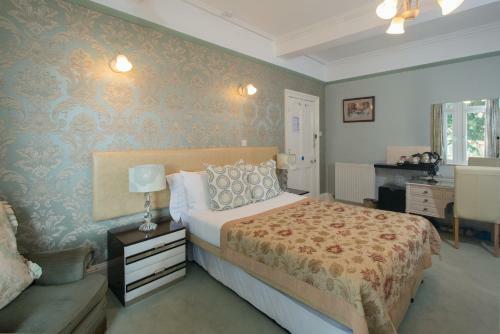 Hostal Clairmont Guest House