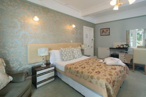 Hostal Clairmont Guest House