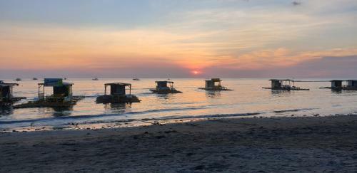 King's Village Beach Resort.