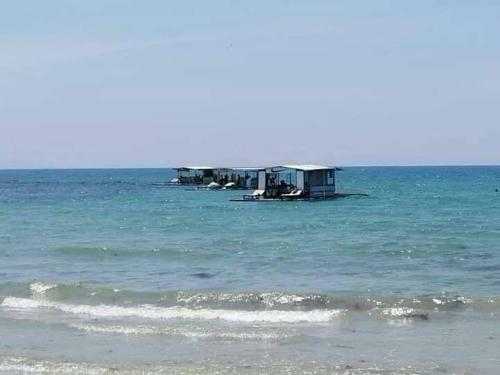 Hostal Sylvia's Matabungkay Beach Resort