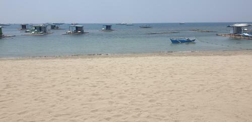 Hostal Sylvia's Matabungkay Beach Resort
