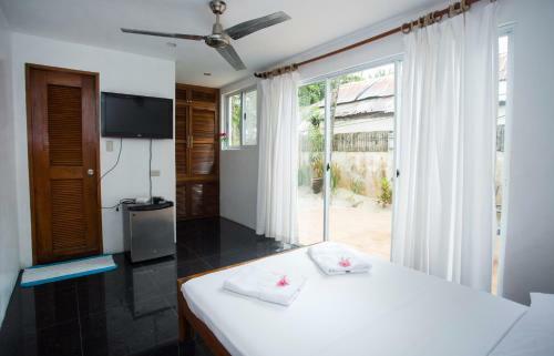 Villa Mabuhay Beach House