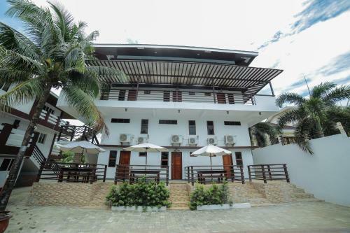 Hotel Bataan White Corals Beach Resort