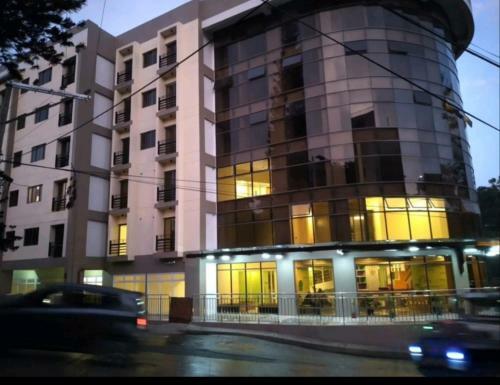 Apartamento Goshenland Tower Condo