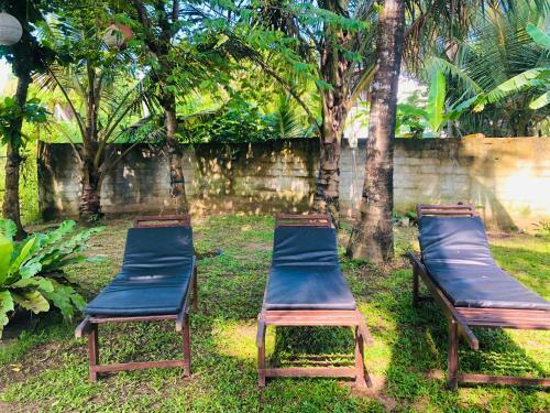 Hostal The Sea View Villa Surf School