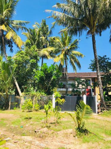 Hostal The Sea View Villa Surf School