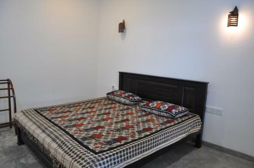 Hostal Dewmina Guest House
