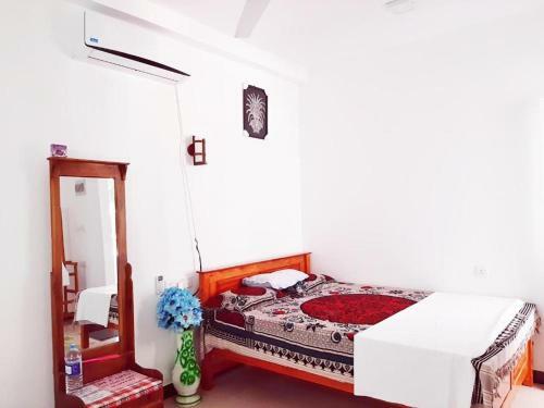Hostal Didula White House