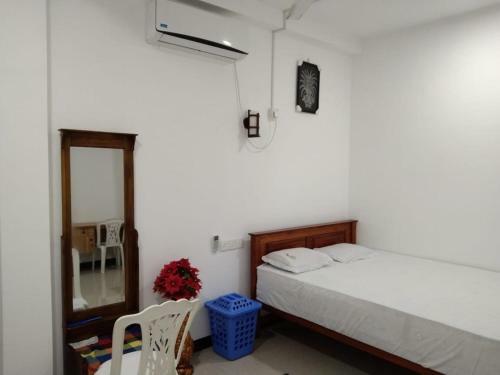 Hostal Didula White House