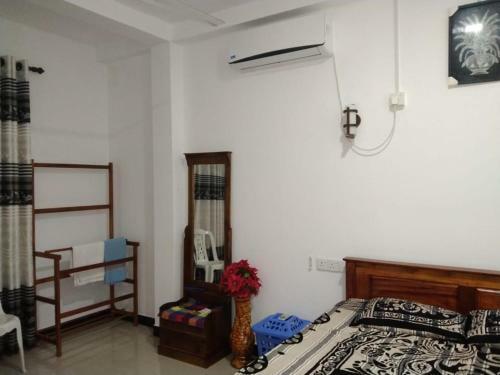 Hostal Didula White House
