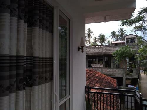 Hostal Didula White House