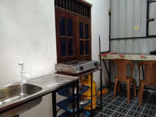Hostal Didula White House