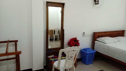 Hostal Didula White House