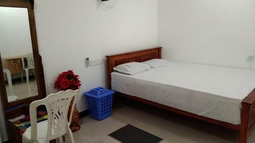 Hostal Didula White House
