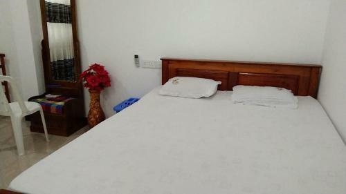 Hostal Didula White House
