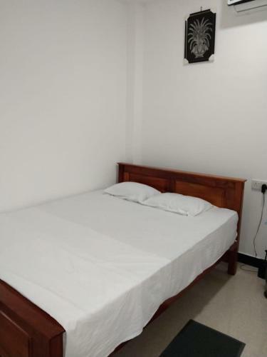 Hostal Didula White House