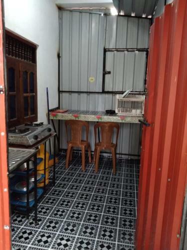 Hostal Didula White House