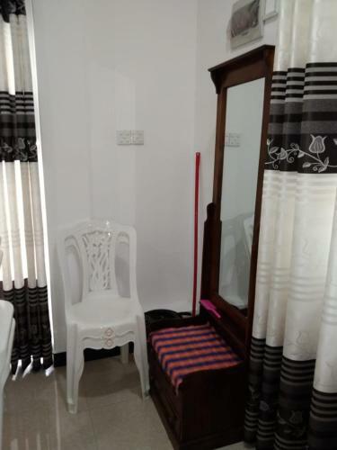 Hostal Didula White House