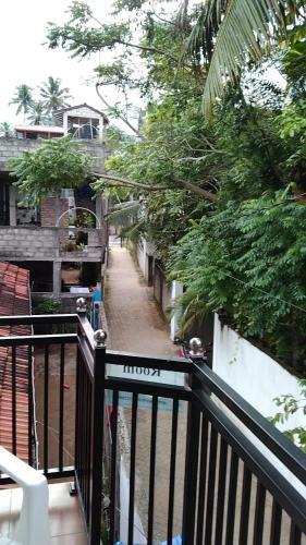Hostal Didula White House