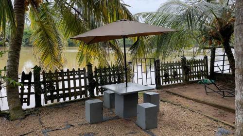 Hostal Freedom Surf Villa