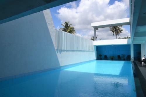 Dazzle Bay Hotel