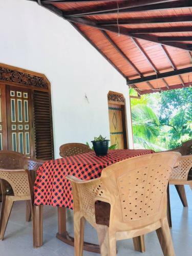 Hostal Bluepeaks Weligama