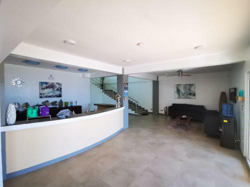 Hotel Sunset Cove Beach & Dive Resort