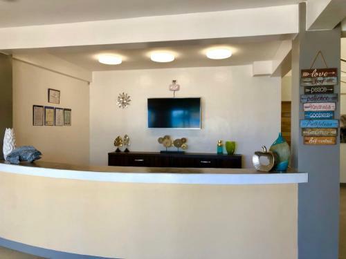 Hotel Sunset Cove Beach & Dive Resort