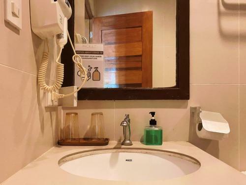 Hotel Molly Resorts