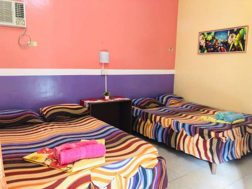 Posada White Beach Lodge And Restaurant