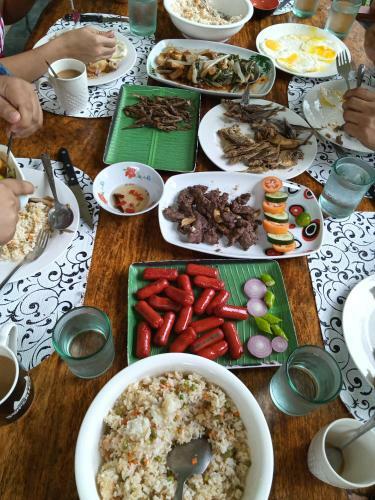 Bed & Breakfast Riverside At Aninuan Accommodation And Food