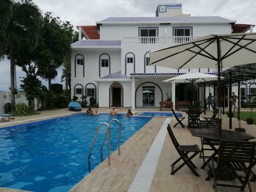 Hostal Squares Beachside Apartments