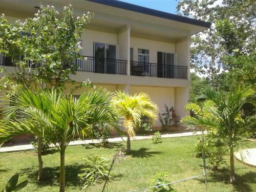 Hibiscus Garden Apartelle