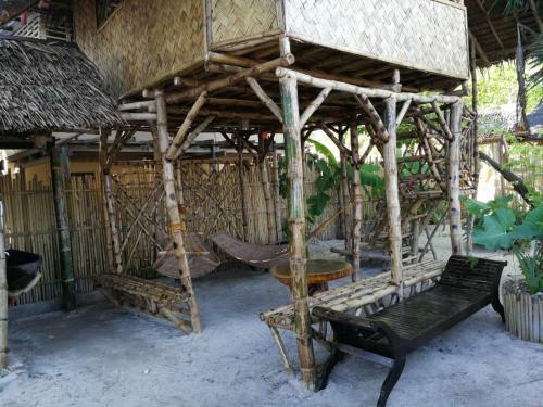 Hostal Bamboo Nest Hartman Beach