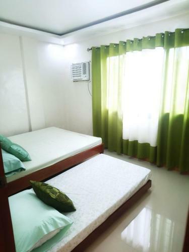 Posada J And C Residences