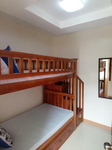 Posada J And C Residences