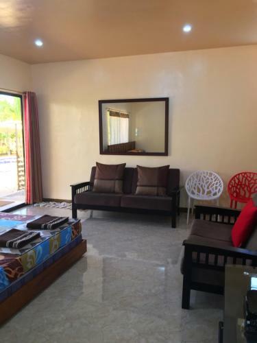 Hostal Studio-type Villa For 8pax + Pool(exclusive) + Netflix + Wifi