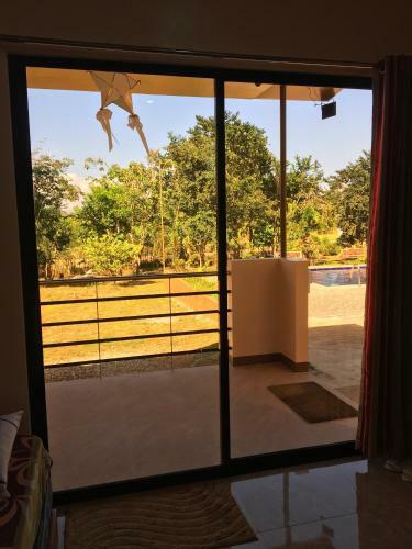 Hostal Studio-type Villa For 8pax + Pool(exclusive) + Netflix + Wifi