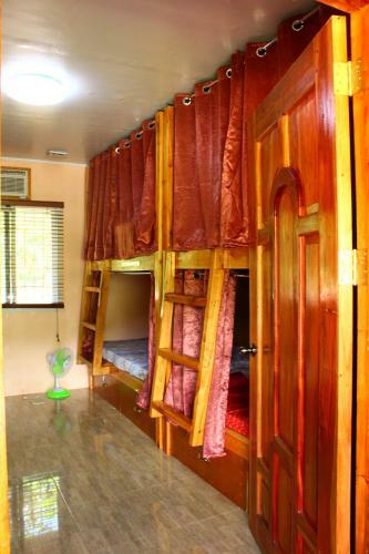 B&r Hostel Nagtabon