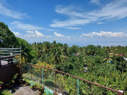 Island Samal Overlooking View House With Swimming Pools