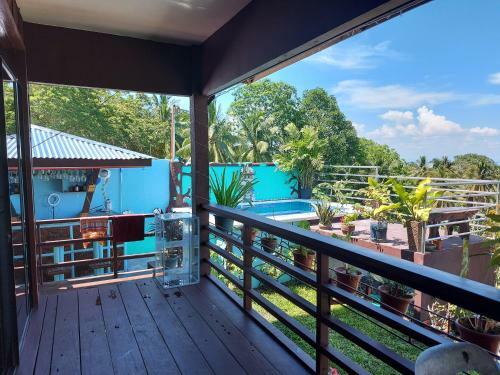 Island Samal Overlooking View House With Swimming Pools