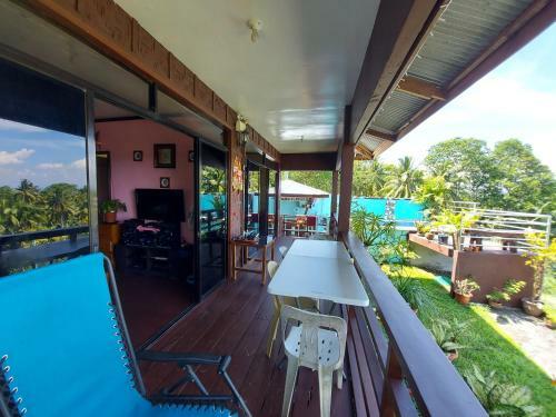 Island Samal Overlooking View House With Swimming Pools