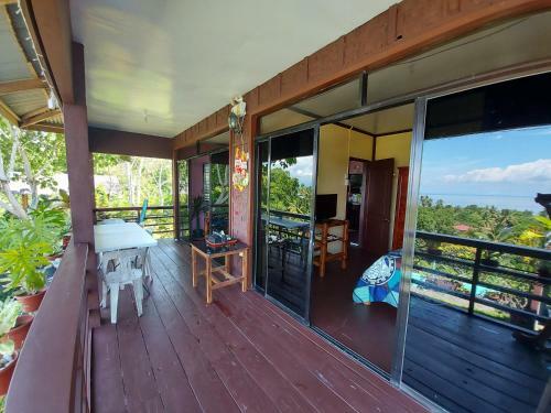 Island Samal Overlooking View House With Swimming Pools