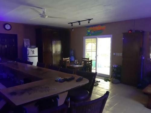 Hotel Monty's Riverside View Resort By Cocotel - Fully Vaccinated Staff