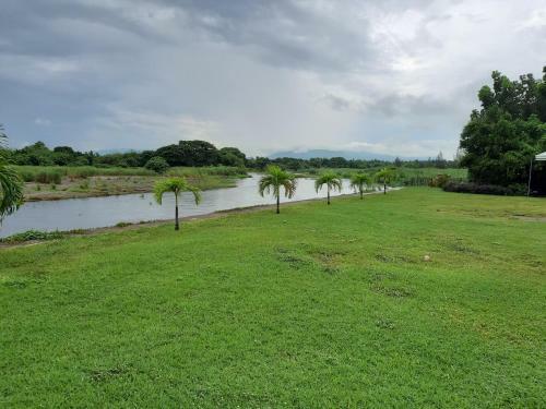 Hotel Monty's Riverside View Resort By Cocotel - Fully Vaccinated Staff