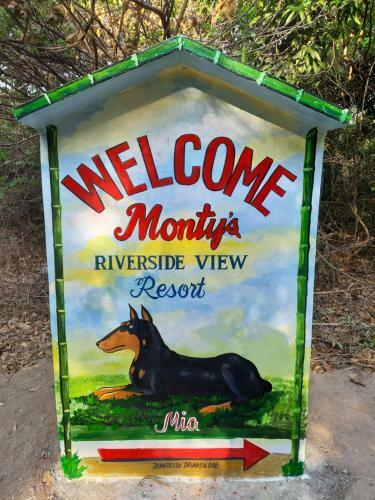 Hotel Monty's Riverside View Resort By Cocotel - Fully Vaccinated Staff