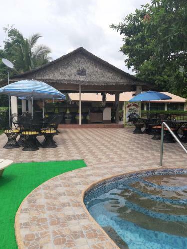 Hotel Monty's Riverside View Resort By Cocotel - Fully Vaccinated Staff
