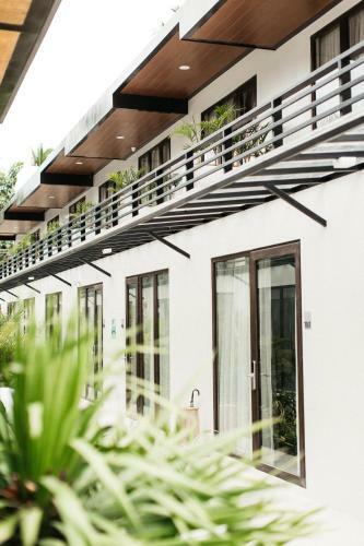 Hotel Holiday Suites Port Barton