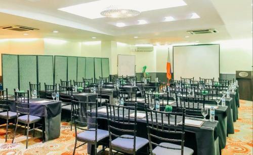 Greenhills Elan Hotel Modern